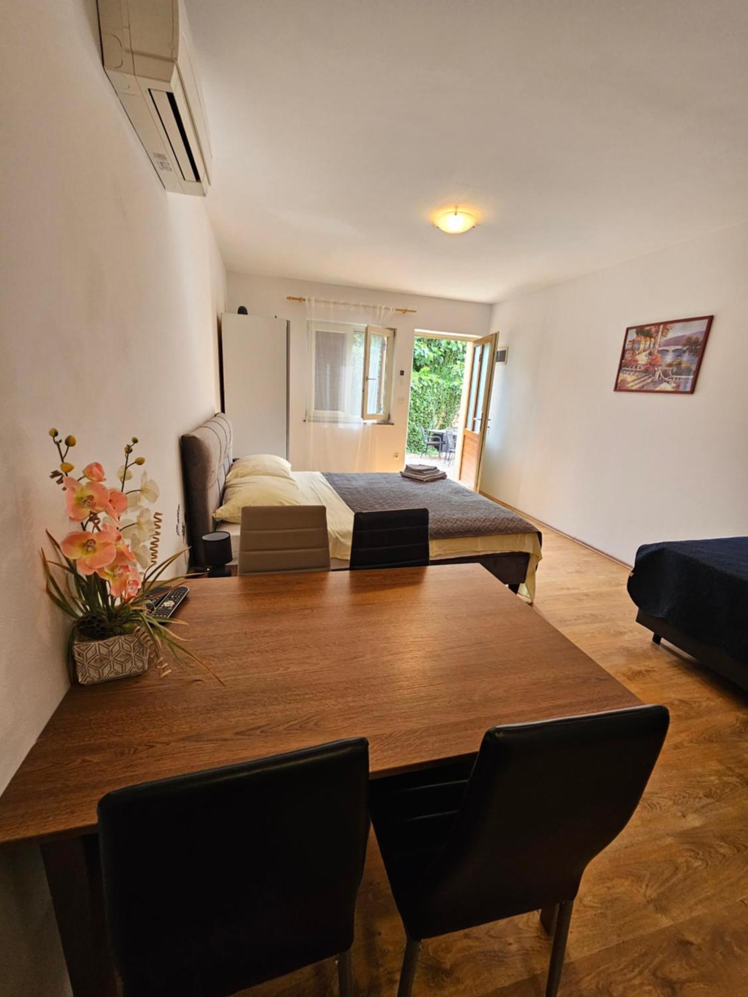 Apartmani Barbara Brseč Exteriér fotografie