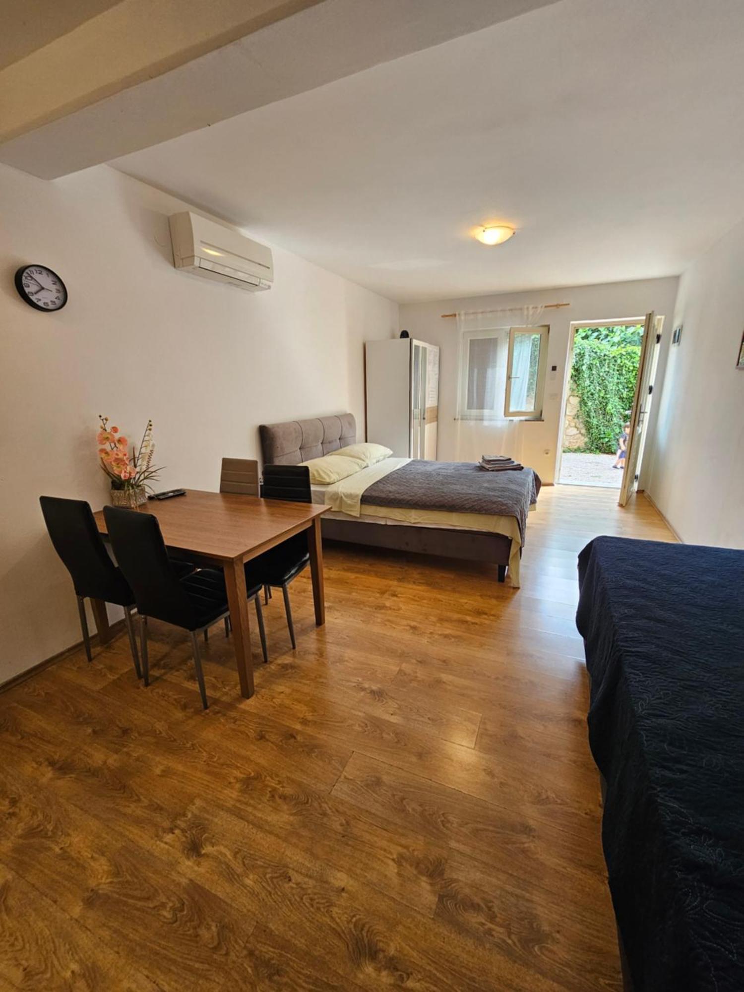 Apartmani Barbara Brseč Exteriér fotografie